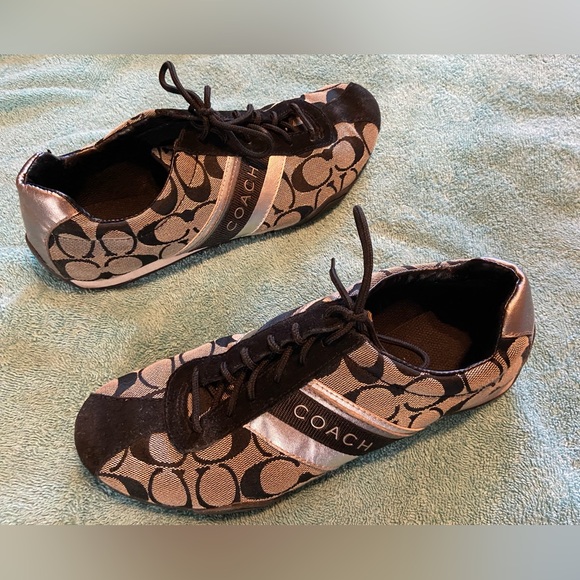 Coach lace up sneakers Excellent condition black and silver size 9 1/2 - Picture 2 of 7